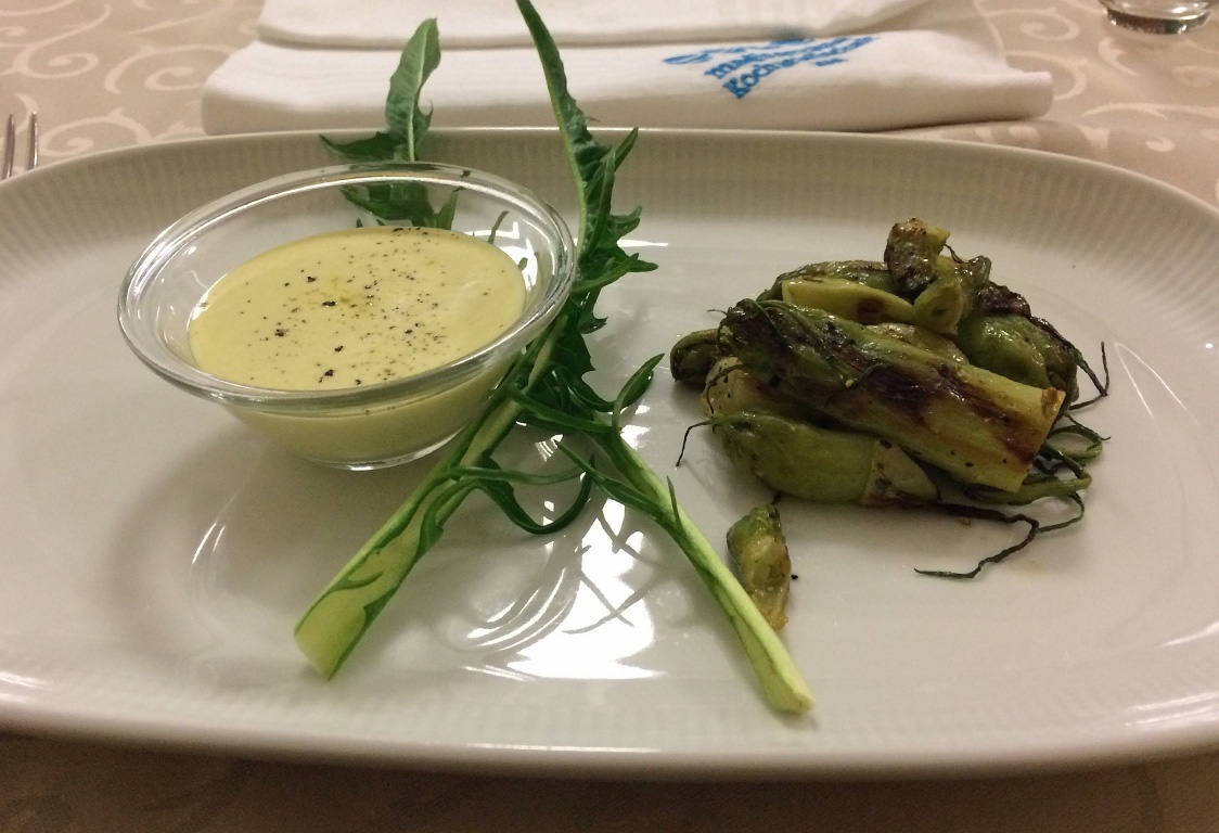 Gegrillte Puntarelle mit Knoblauch-Sardellen-Dip – mediterrane ...