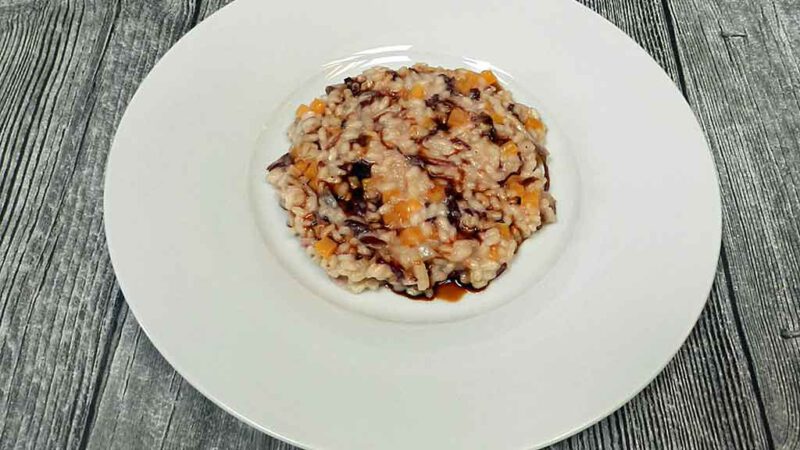 Herbstliche Risotto-Variante mit Kürbis und Radicchio.